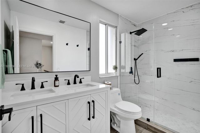 1381 Sago Ln, Weston, FL 33327