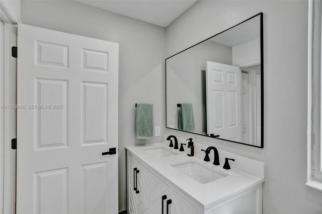 1381 Sago Ln, Weston, FL 33327