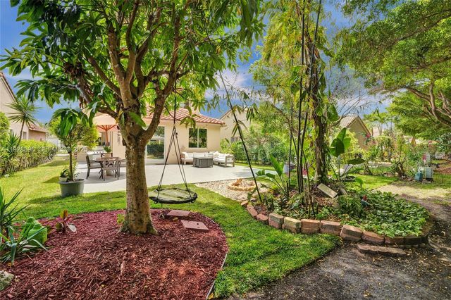 1381 Sago Ln, Weston, FL 33327