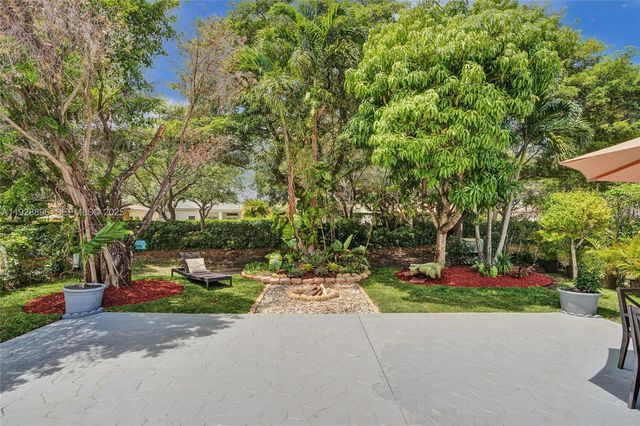 1381 Sago Ln, Weston, FL 33327