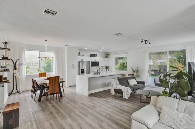 1381 Sago Ln, Weston, FL 33327