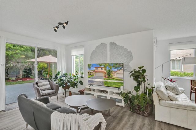 1381 Sago Ln, Weston, FL 33327