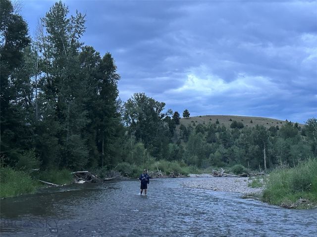 830 Castle Mountain Road, Clyde Park, MT 59018