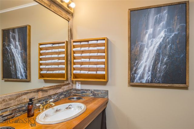 830 Castle Mountain Road, Clyde Park, MT 59018