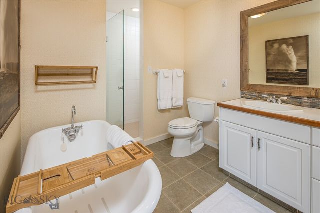 830 Castle Mountain Road, Clyde Park, MT 59018