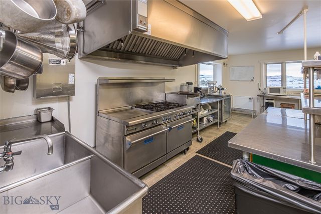 830 Castle Mountain Road, Clyde Park, MT 59018