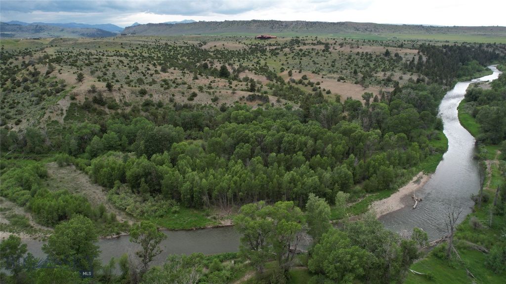 830 Castle Mountain Road, Clyde Park, MT 59018 photo 4