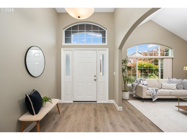 19812 CASTLEBERRY Loop, Oregon City, OR 97045