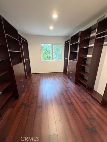 20454 Elkwood, Winnetka, CA 91306