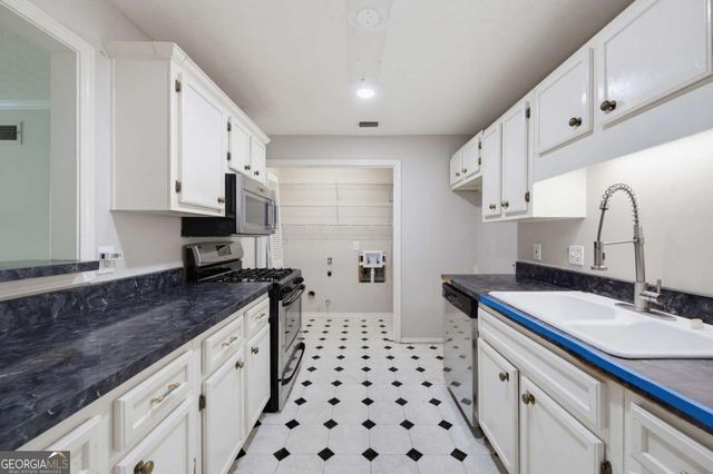 1302 Gettysburg Place, Atlanta, GA 30350