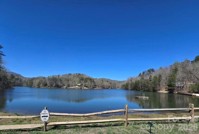 284 Oriole Drive, Lake Lure, NC 28746