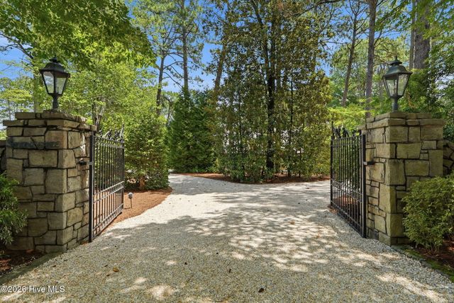 60 Lake Dornoch Drive, Pinehurst, NC 28374