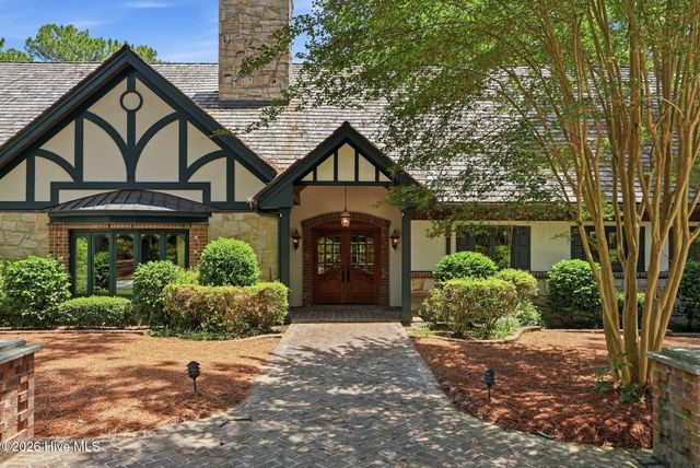 60 Lake Dornoch Drive, Pinehurst, NC 28374