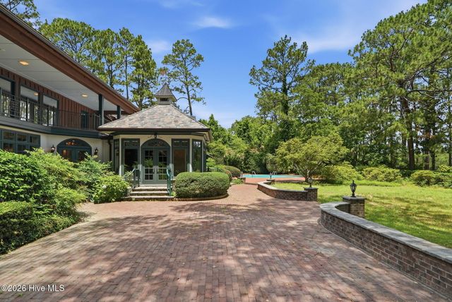 60 Lake Dornoch Drive, Pinehurst, NC 28374