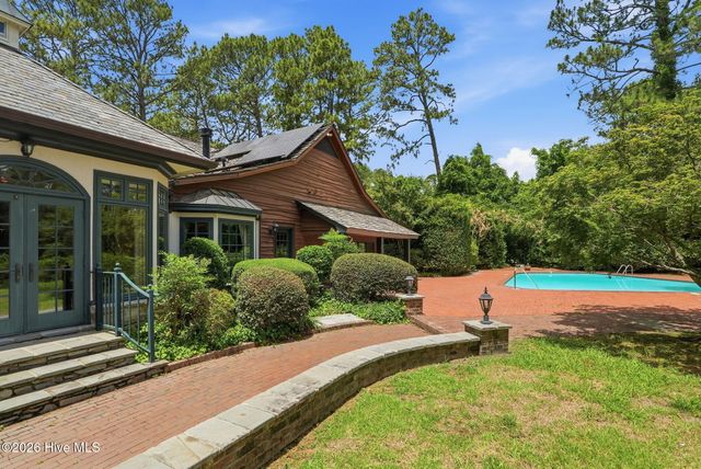 60 Lake Dornoch Drive, Pinehurst, NC 28374