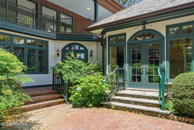 60 Lake Dornoch Drive, Pinehurst, NC 28374