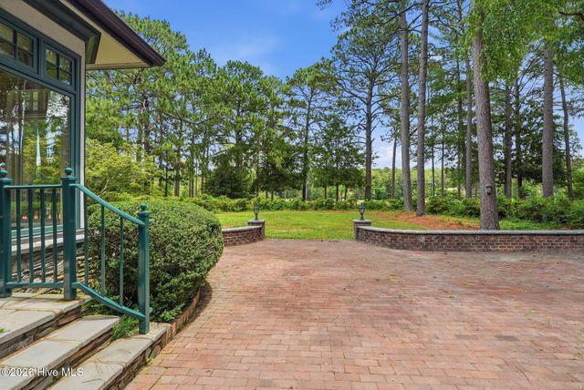 60 Lake Dornoch Drive, Pinehurst, NC 28374