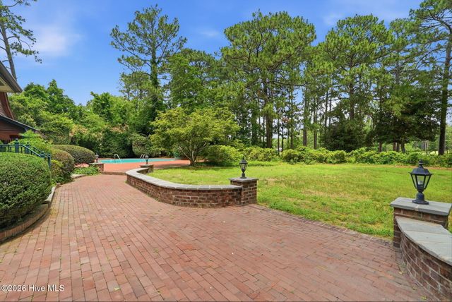 60 Lake Dornoch Drive, Pinehurst, NC 28374