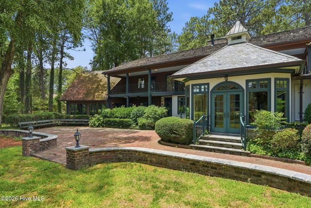 60 Lake Dornoch Drive, Pinehurst, NC 28374