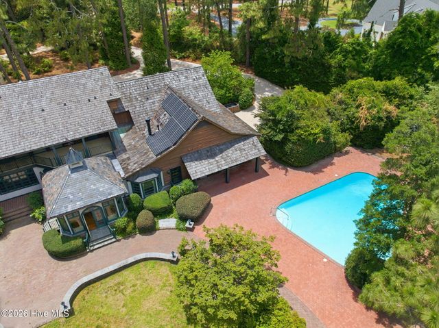 60 Lake Dornoch Drive, Pinehurst, NC 28374