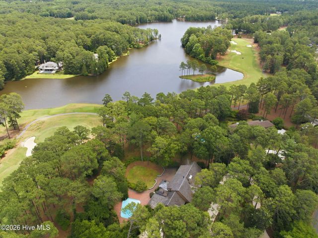 60 Lake Dornoch Drive, Pinehurst, NC 28374