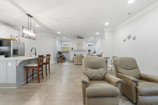 814 Atkins, Little Rock, AR 72211