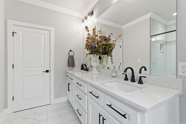 814 Atkins, Little Rock, AR 72211