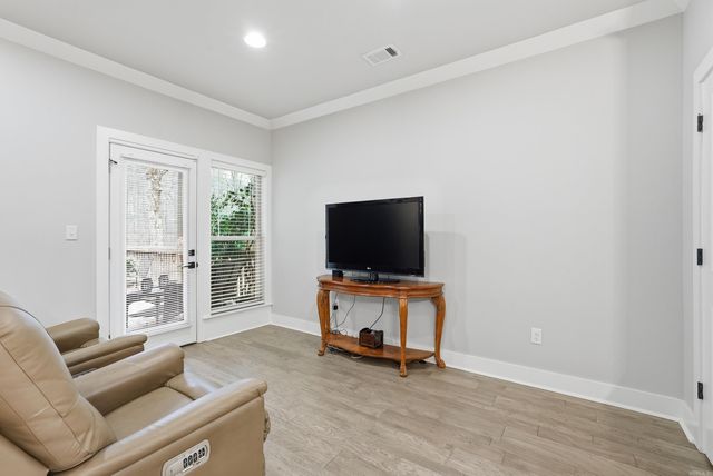 814 Atkins, Little Rock, AR 72211