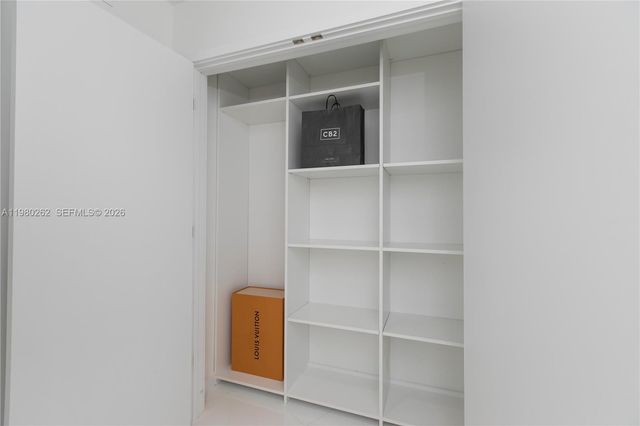 851 NE 1st Ave 3402, Miami, FL 33132