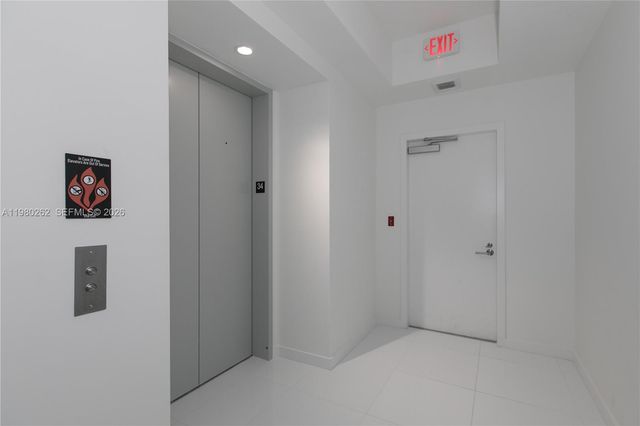 851 NE 1st Ave 3402, Miami, FL 33132