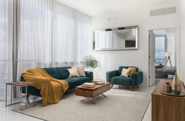 851 NE 1st Ave 3402, Miami, FL 33132