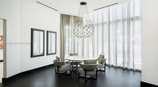 851 NE 1st Ave 3402, Miami, FL 33132