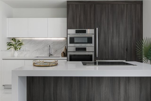 851 NE 1st Ave 3402, Miami, FL 33132