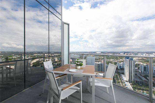 851 NE 1st Ave 3402, Miami, FL 33132