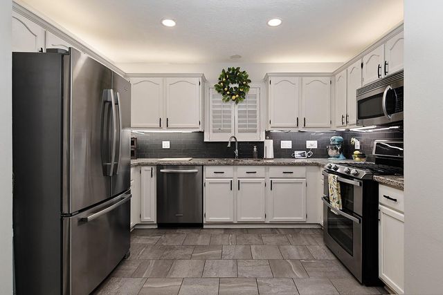 2619 Knollbrook Lane, Spring, TX 77373