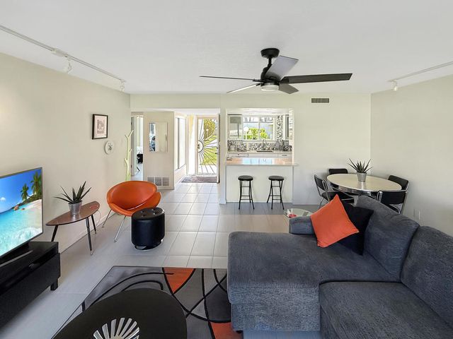 1881 S Araby Drive 16, Palm Springs, CA 92264
