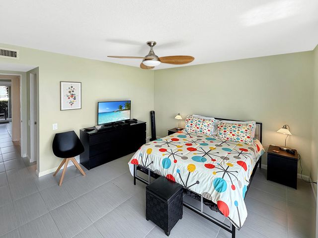 1881 S Araby Drive 16, Palm Springs, CA 92264