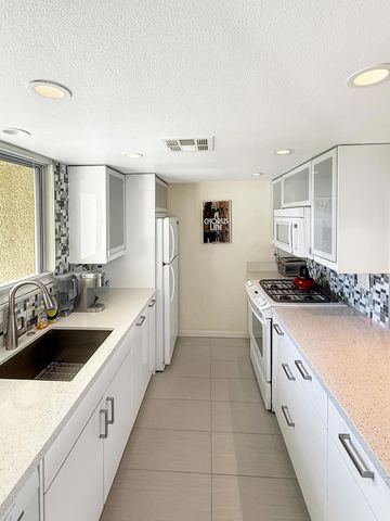 1881 S Araby Drive 16, Palm Springs, CA 92264