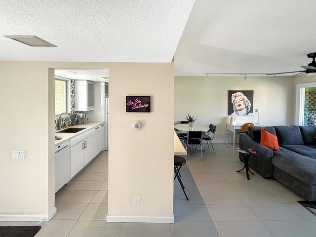 1881 S Araby Drive 16, Palm Springs, CA 92264