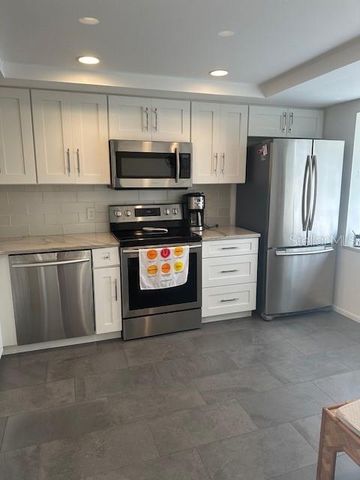 19029 US HIGHWAY 19 N 20F, Clearwater, FL 33764