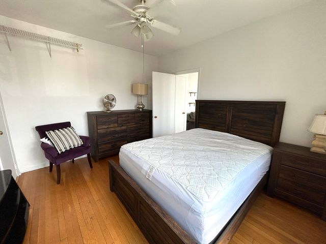 4 Commonwealth Ct 17, Boston, MA 02135