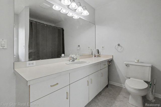 2830 Bayberry Drive, Waterford Charter Township, MI 48329