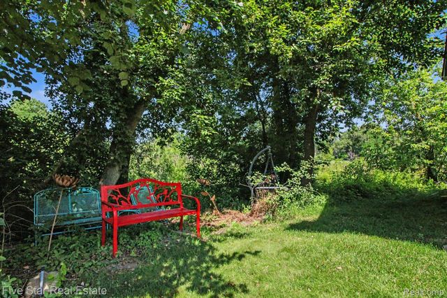 2830 Bayberry Drive, Waterford Charter Township, MI 48329