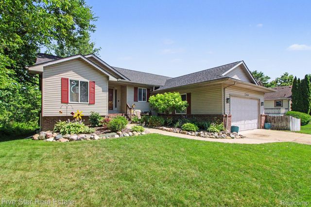 2830 Bayberry Drive, Waterford Charter Township, MI 48329
