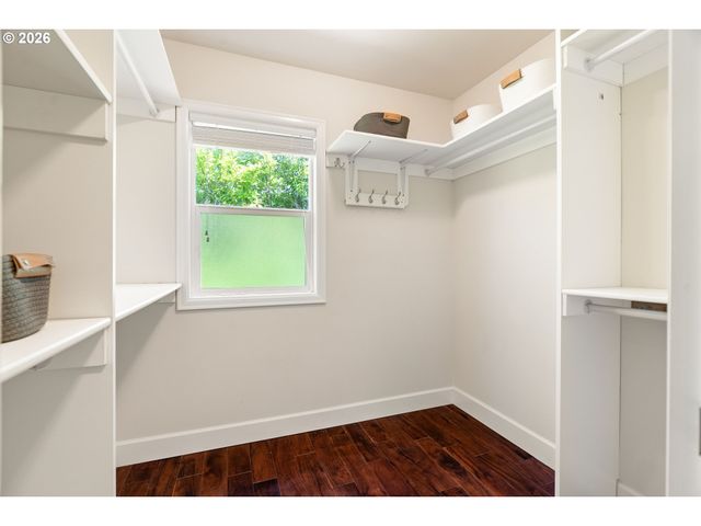 1005 S SHORE Blvd, Lake Oswego, OR 97034