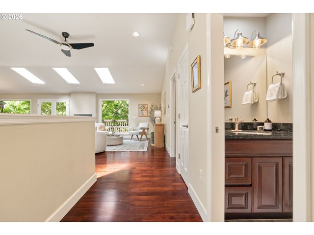 1005 S SHORE Blvd, Lake Oswego, OR 97034