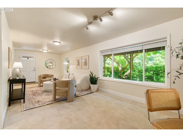 1005 S SHORE Blvd, Lake Oswego, OR 97034