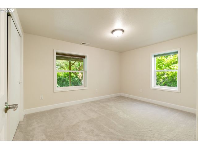 1005 S SHORE Blvd, Lake Oswego, OR 97034