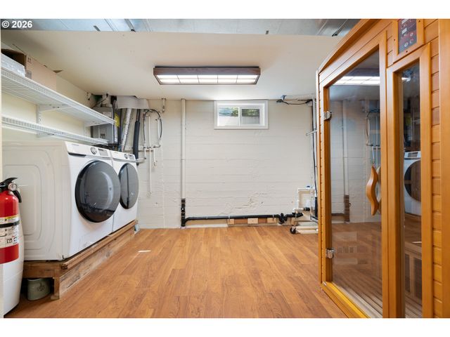 1005 S SHORE Blvd, Lake Oswego, OR 97034