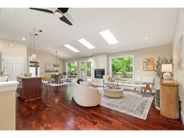 1005 S SHORE Blvd, Lake Oswego, OR 97034